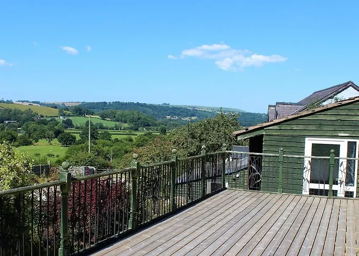 Poplar Lodge, Dee Valley Stays - Cosy Microlodge With Detached Private Shower & Wc