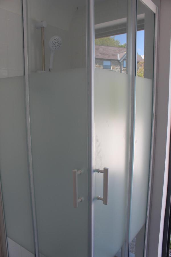 Poplar Lodge, Dee Valley - Cosy Microlodge With Detached Private Shower & Wc Apartment Corwen