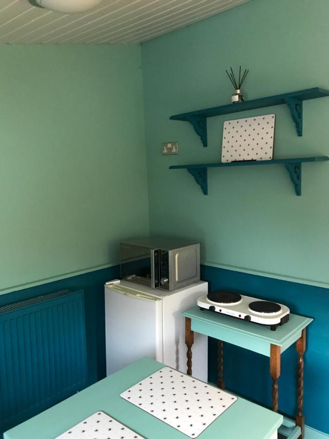 Apartment Poplar Lodge, Dee Valley - Cosy Microlodge With Detached Private Shower & Wc